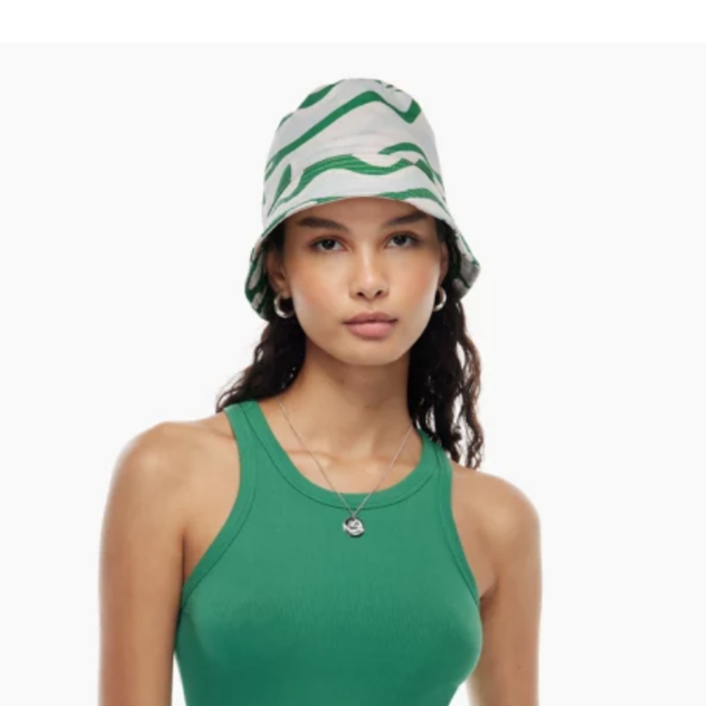 Aritzia Sunday Best Linus bucket hat